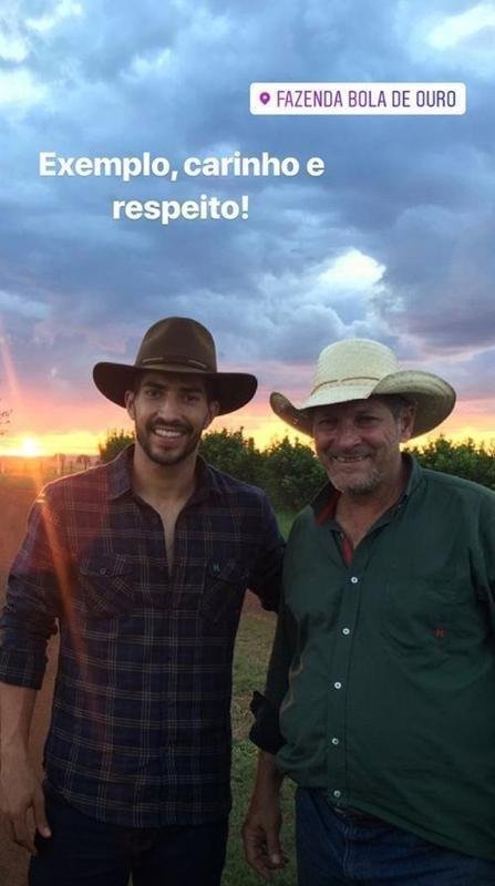O volante Lucas Silva curte a fazenda da famlia no interior de Gois