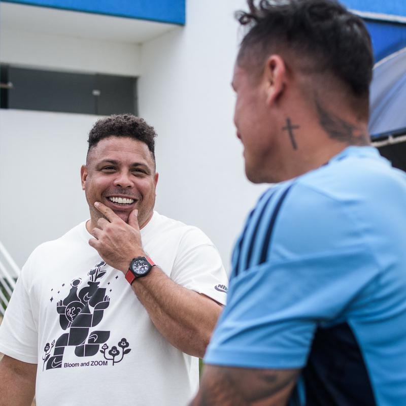 Dono de 90% das aes da Sociedade Annima do Futebol (SAF) do Cruzeiro, Ronaldo visitou Toca da Raposa II na vspera de Cruzeiro x Vasco, pela Srie B