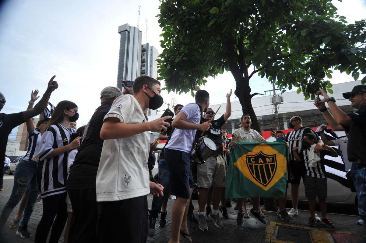 Delegao alvinegra chegou a Cuiab para final da Supercopa do Brasil entre Atltico e Flamengo