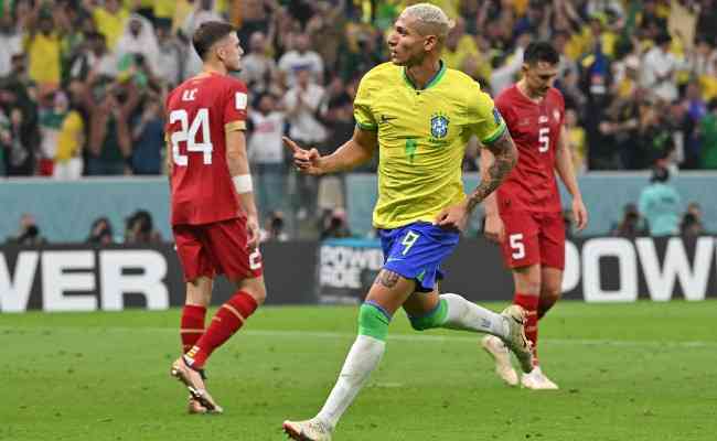 Richarlison fez dois gols na vitria do Brasil sobre a Srvia