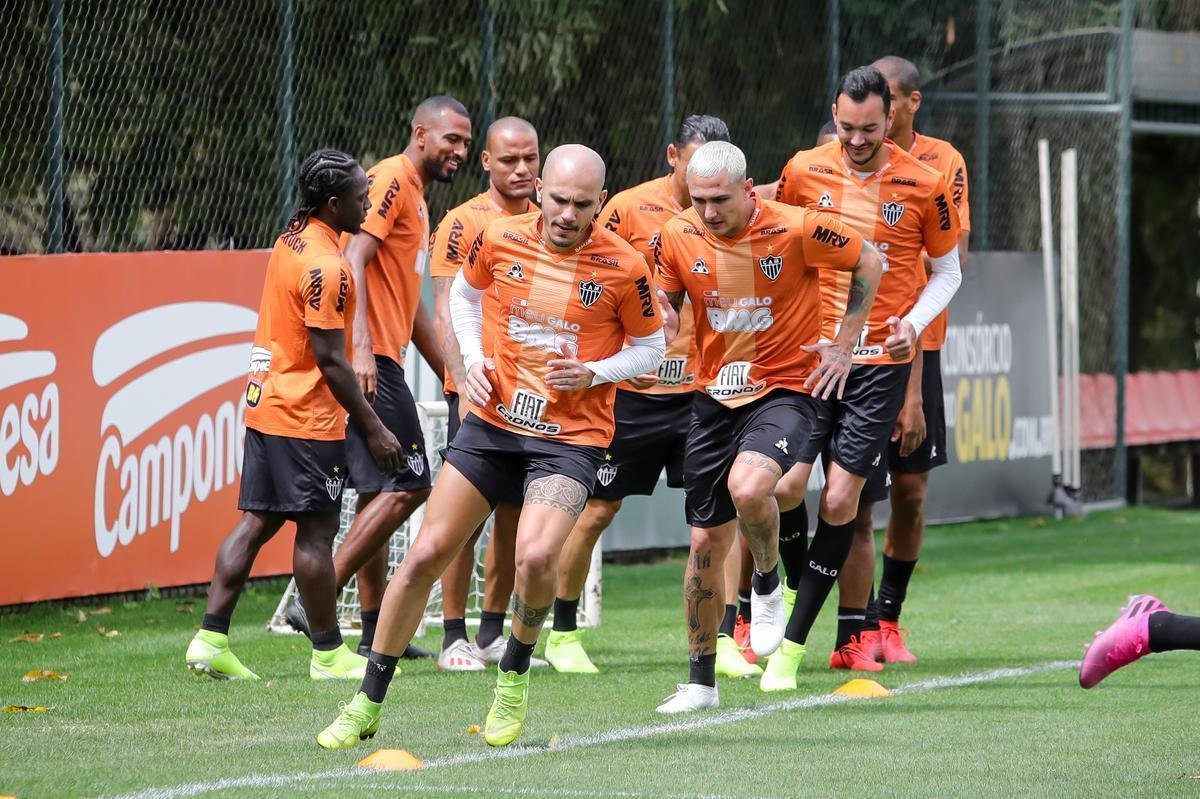 Fotos do treino do Atltico neste sbado, na Cidade do Galo. O tcnico Rodrigo Santana deve escalar o time com Wilson; Patric, Igor Rabello, Rver e Fbio Santos; Jair e Elias; Char, Vincius e Cazares; Ricardo Oliveira