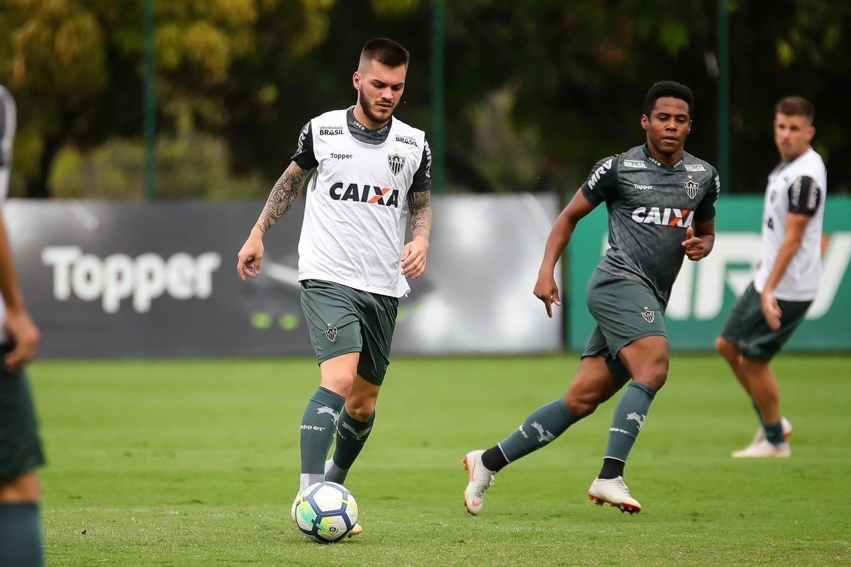Veja, em fotos, como foi o primeiro treino de Levir Culpi nesta quinta passagem pelo Atltico