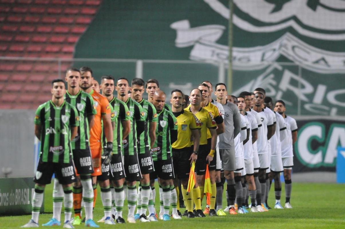 Fotos da vit�ria do Am�rica sobre o Botafogo, por 3 a 0, no Independ�ncia, em Belo Horizonte, pelas oitavas de final da Copa do Brasil. Wellington Paulista, Danilo Avelar e Al� marcaram os gols da vit�ria do Coelho no Horto