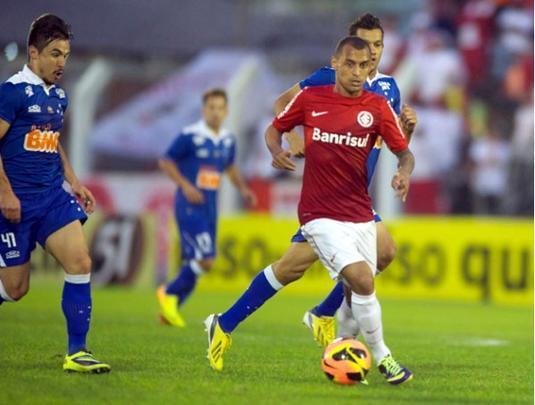 Galeria de imagens da partida entre Internacional e Cruzeiro em Novo Hamburgo-RS