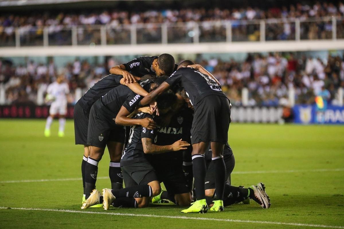 Na Vila Belmiro, Atltico  derrotado pelo Santos por 3 a 2, pela 37 rodada do Campeonato Brasileiro 