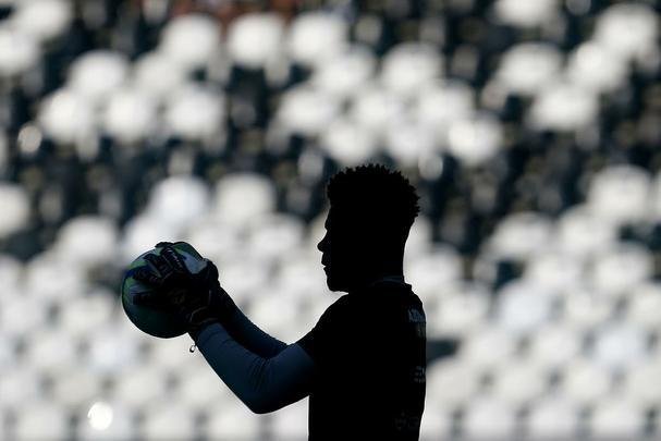 Fotos da vitória do Botafogo sobre o Atlético, por 2 a 1, no Engenhão, pela 18ª rodada do Brasileiro