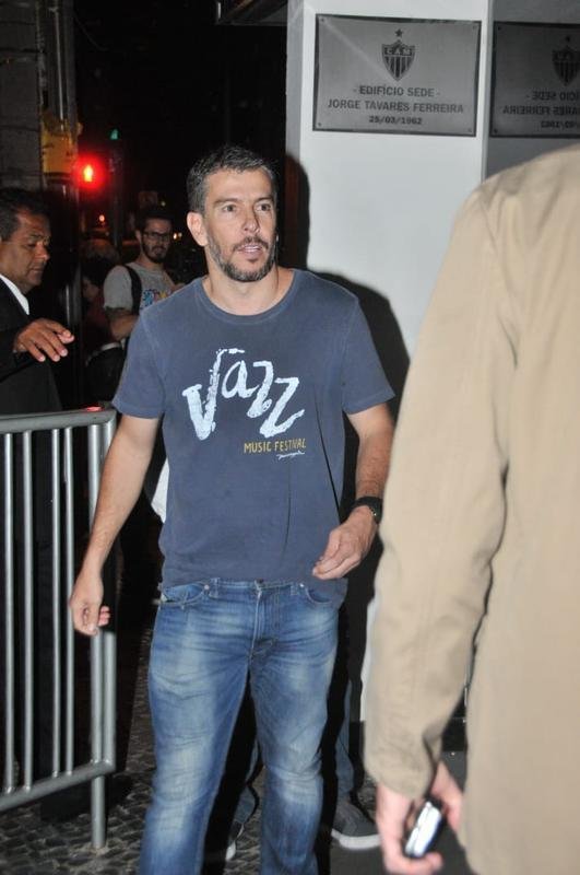 Cerimnia de entrega da Medalha ao Mrito ao Clube Atltico Mineiro pelo Conselho Deliberativo do clube. Na foto, o volante Leandro Donizete, do Amrica, um dos convidados do evento.