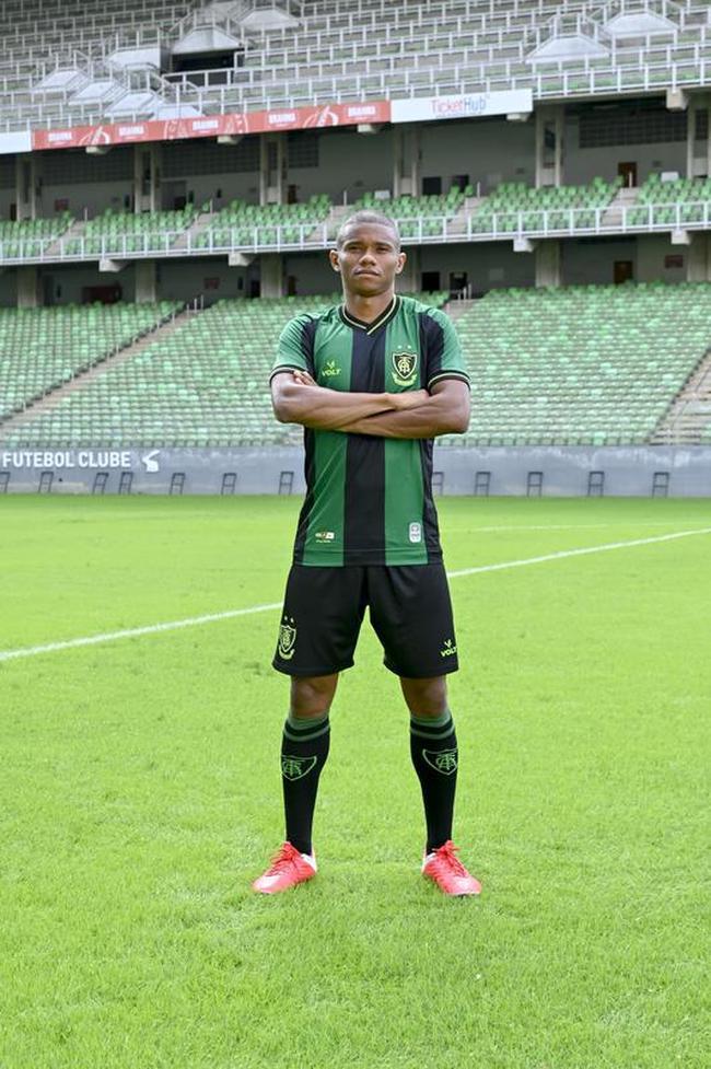 Fotos dos novos uniformes do América
