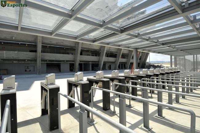 06/12/2012 - Novas entradas do estdio. Reforma entra na parte dos detalhes, do acabamento final.