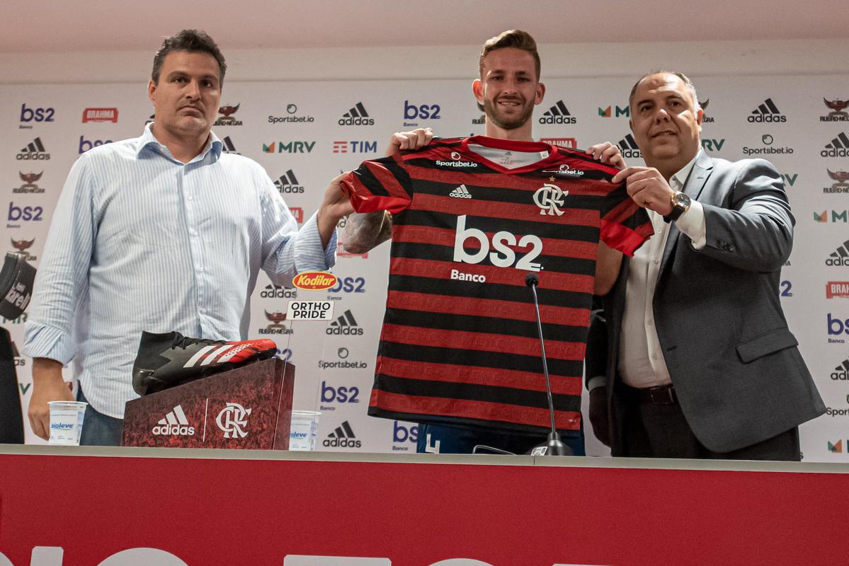 #5 - Léo Pereira (do Athletico Paranaense para o Flamengo) - R$ 32 milhões