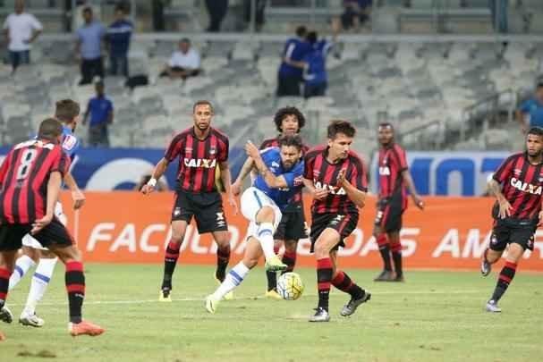Fotos da partida entre Cruzeiro e Atltico-PR no Mineiro