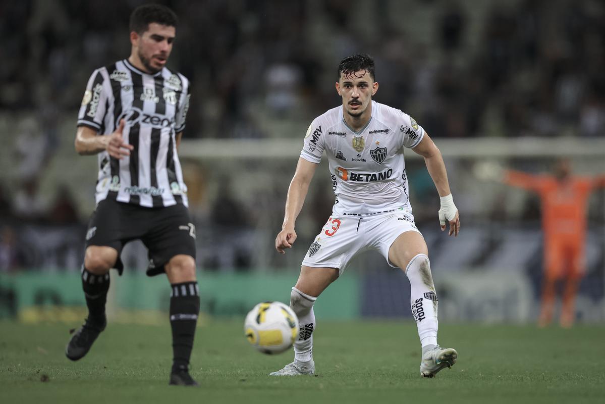 O Atltico visitou o Cear nesta quarta-feira (15), na Arena Castelo, em Fortaleza, pela 12 rodada do Campeonato Brasileiro. Veja as melhores imagens do confronto.