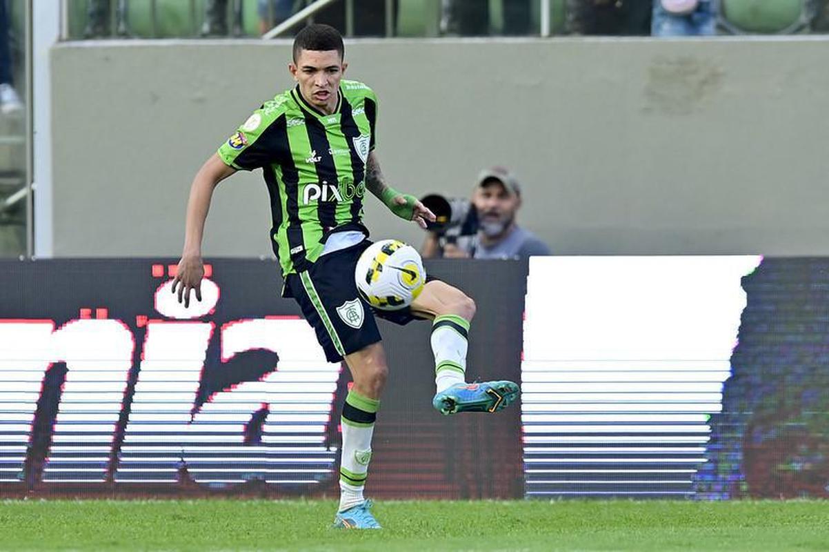 Marlon (lateral-esquerdo) - Sampaio Corrêa