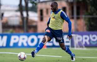 Imagens do primeiro treino do Cruzeiro antes do jogo contra o Cuiab, pela Srie B do Campeonato Brasileiro