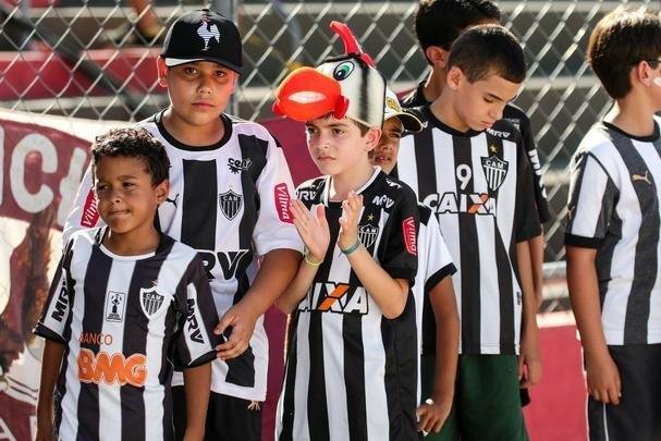 Torcedores do Atlético na partida contra o Patrocinense, no Estádio Pedro Alves do Nascimento, em Patrocínio, pelo Campeonato Mineiro