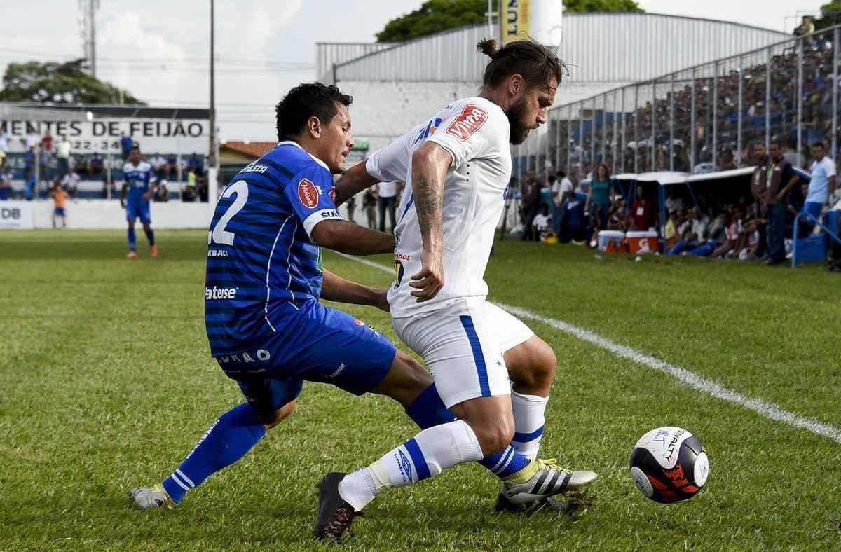 URT e Cruzeiro empataram por 1 a 1 neste sbado