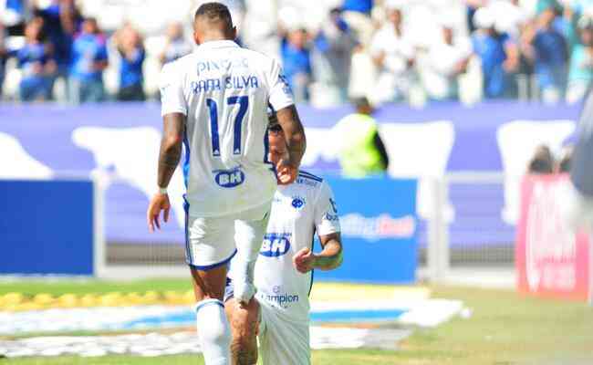 Rafael Silva marcou um gol e deu assistência para outro na vitória do Cruzeiro sobre o Sampaio Corrêa