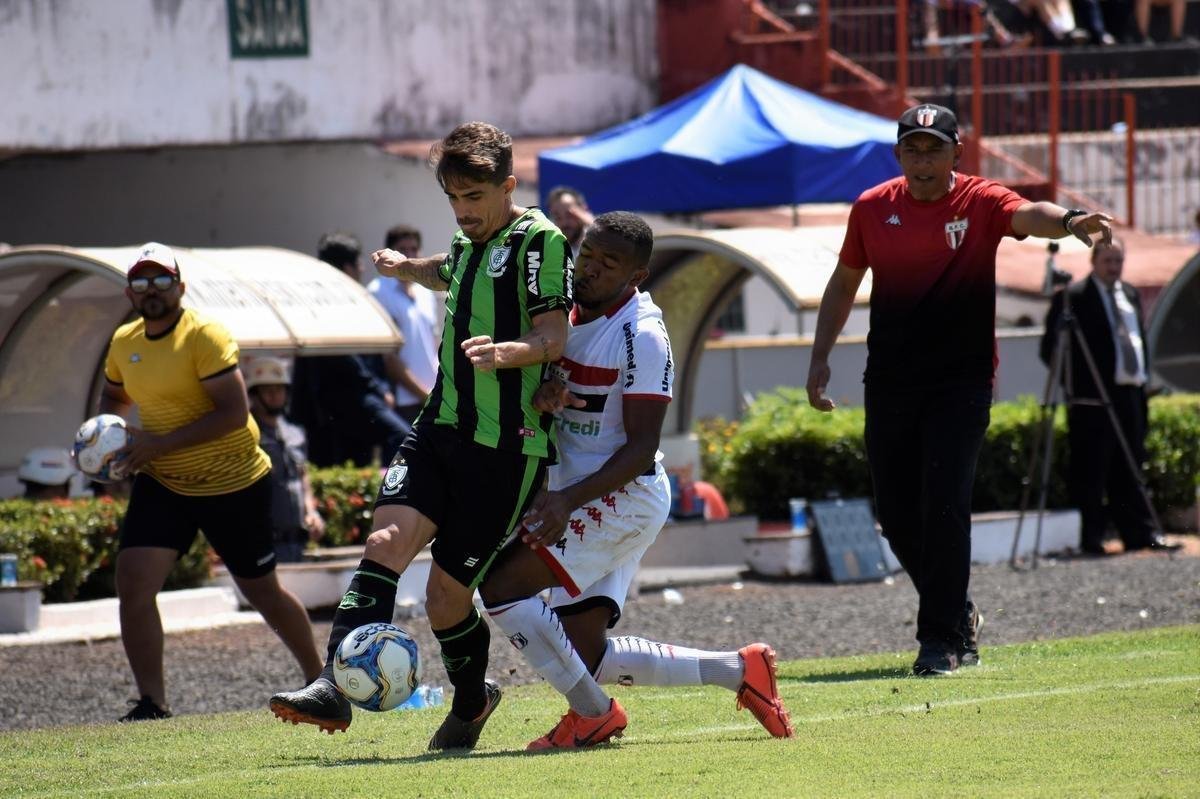 Fotos do empate por 0 a 0 entre Botafogo-SP e Amrica, em Ribeiro Preto, pela Srie B do Brasileiro