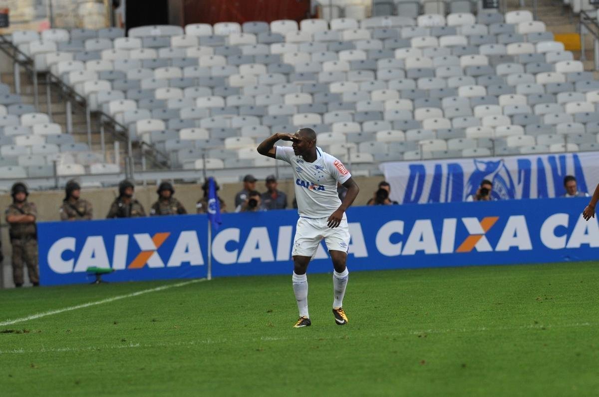 Sass (atacante) - 7 gols