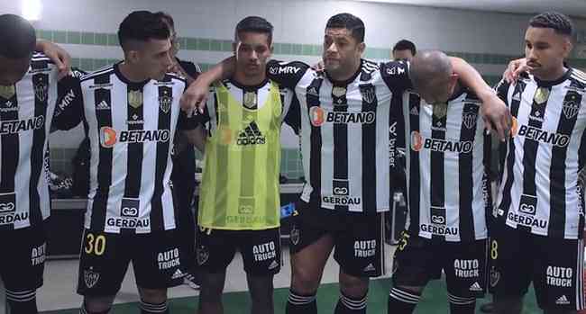 Aps eliminao na Libertadores, Hulk incentivou os companheiros no vestirio do Couto Pereira