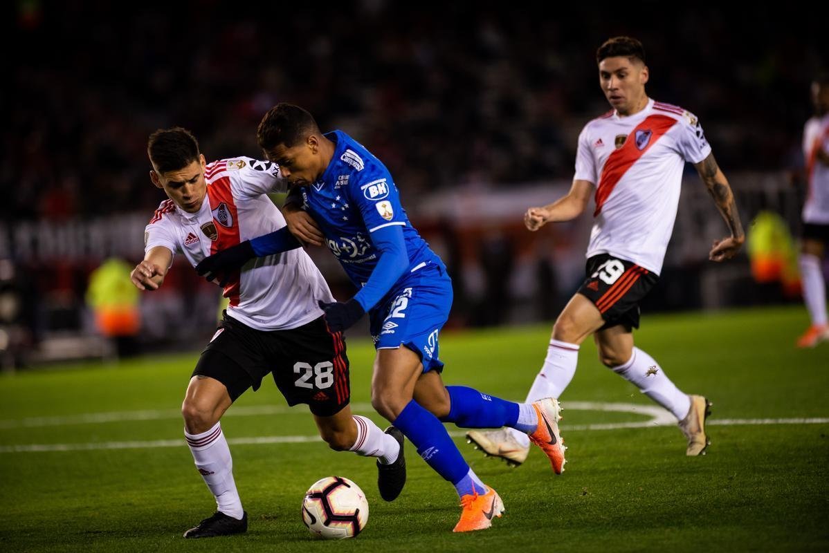 Fotos do segundo tempo do duelo entre River Plate e Cruzeiro, no Monumental de Núñez, em Buenos Aires, pela ida das oitavas de final da Copa Libertadores