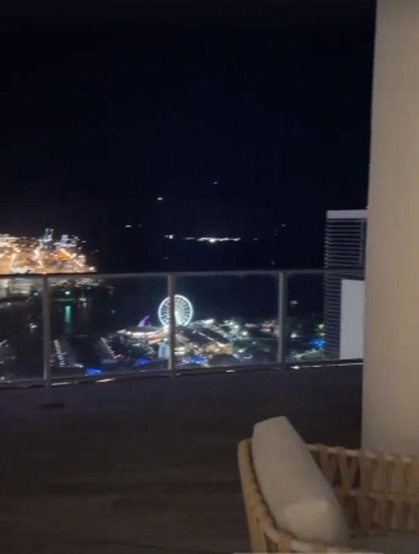 Hulk, do Atltico, apresenta sua nova cobertura em Miami no condomnio Paramount Miami Worldcenter