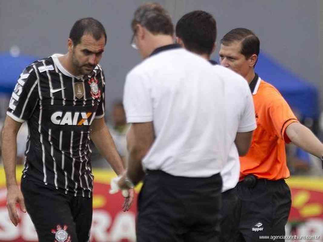 Corinthians empata com Santos, na Vila Belmiro, por 1 a 1, e garante 27 ttulo do Campeonato Paulista