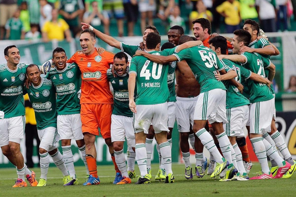 2013 - Palmeiras (dois de vantagem para o vice-l�der e 11 para o 5�)
