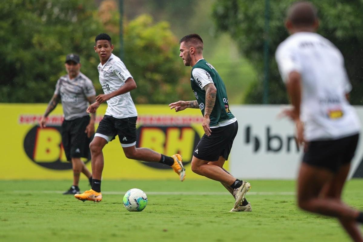 Fotos do primeiro treino de Hulk no Atlitco