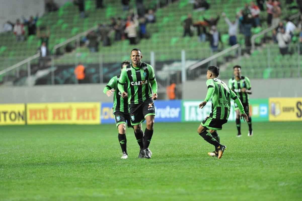 Amrica e Londrina se enfrentaram no Independncia, pela 18 rodada da Srie B do Brasileiro