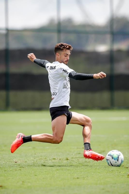 Veja fotos do treino do Atltico