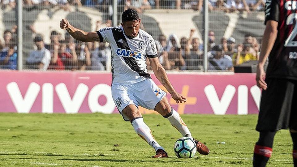 Danilo - contrato do lateral-esquerdo vai at dezembro de 2020