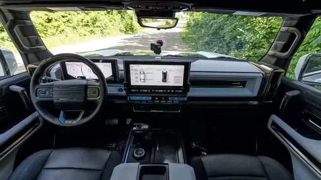 Fotos da Hummer EV, novo carro de Hulk, do Atltico