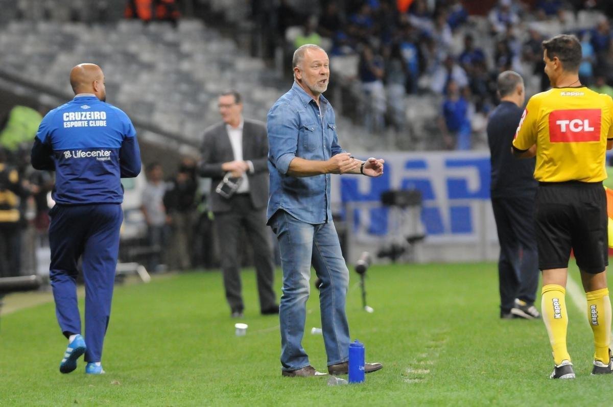 Gol do Internacional deixou Cruzeiro abatido no segundo tempo