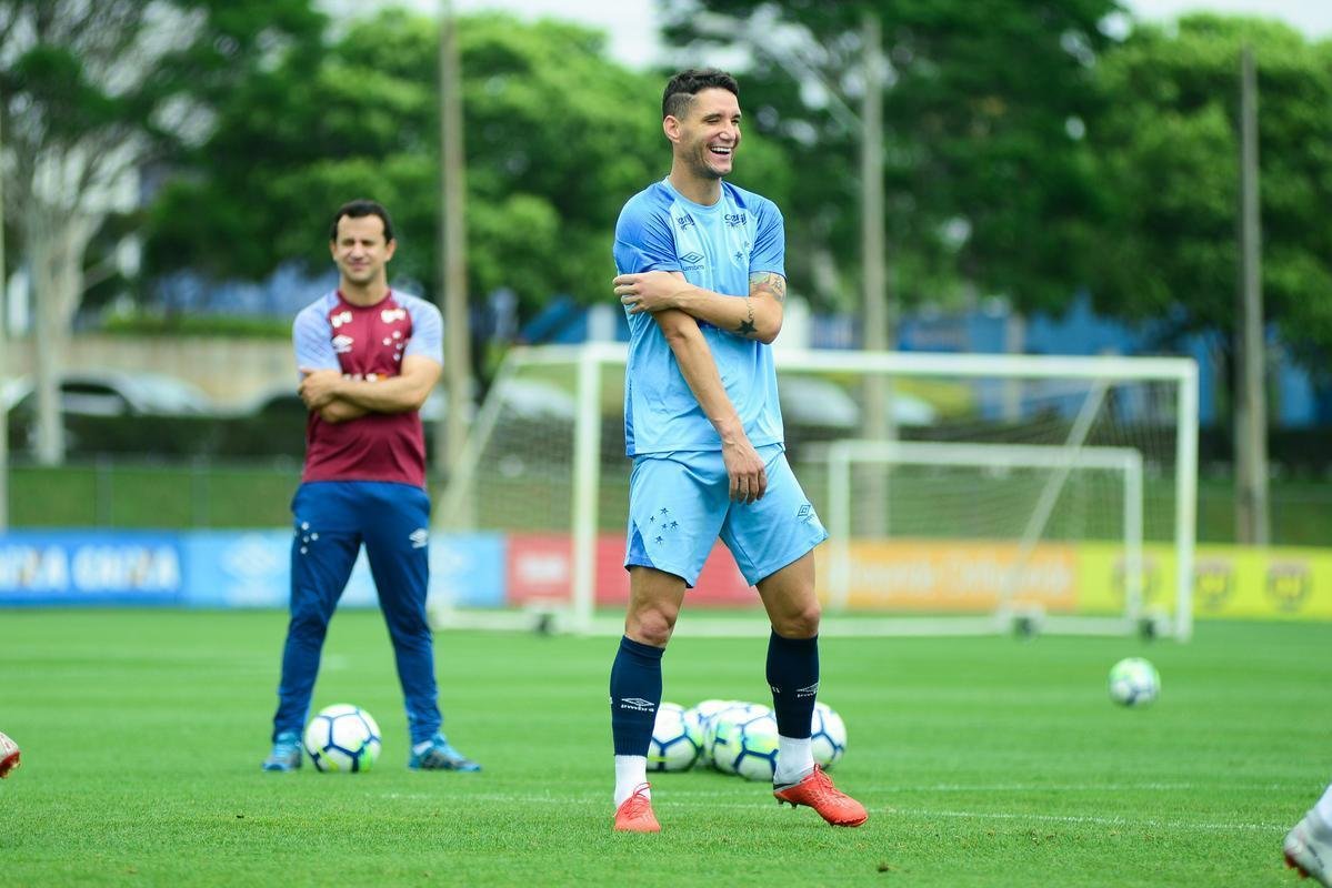 Imagens do treino do Cruzeiro nesta sexta-feira (12/10), antes do jogo contra o Vasco, pelo Brasileiro