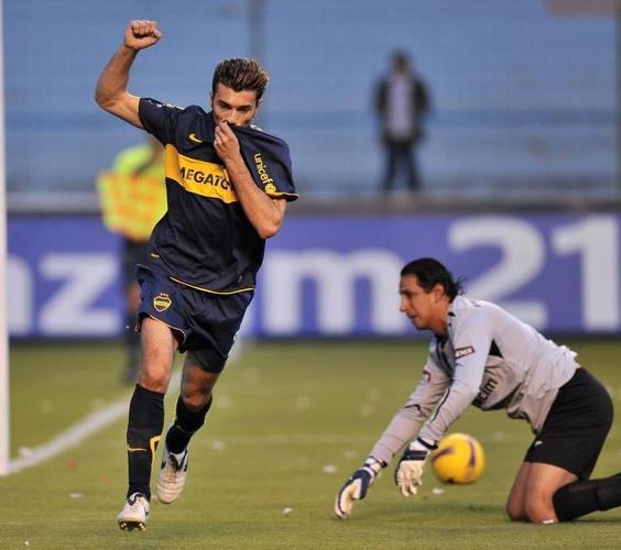 Ídolo da torcida do Atlético, o meia Dátolo vestiu a camisa do Boca Juniors entre 2006 e 2008. Em 2013, ele chegou ao Galo, onde ficou até o fim de 2016. Ao todo, fez 18 gols em 127 partidas.