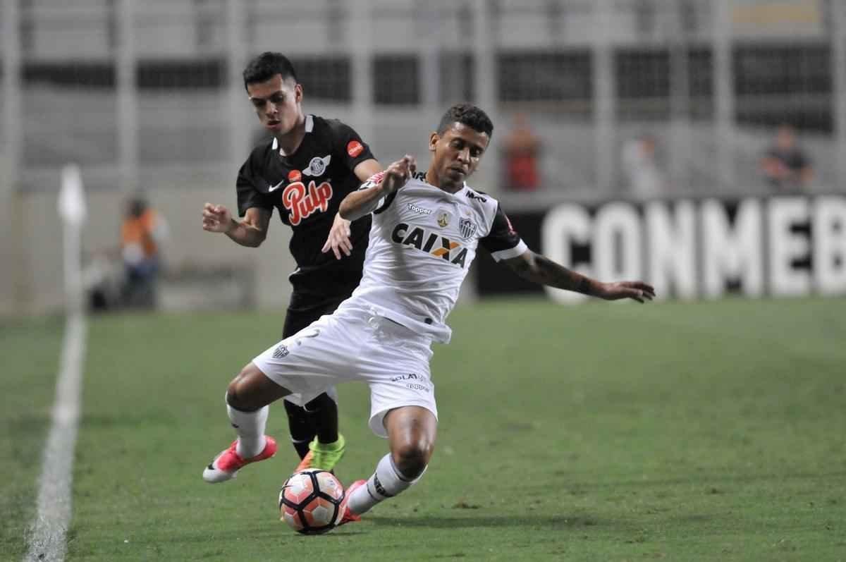 Imagens do duelo entre Atltico e Libertad-PAR, no Independncia, pela Copa Libertadores