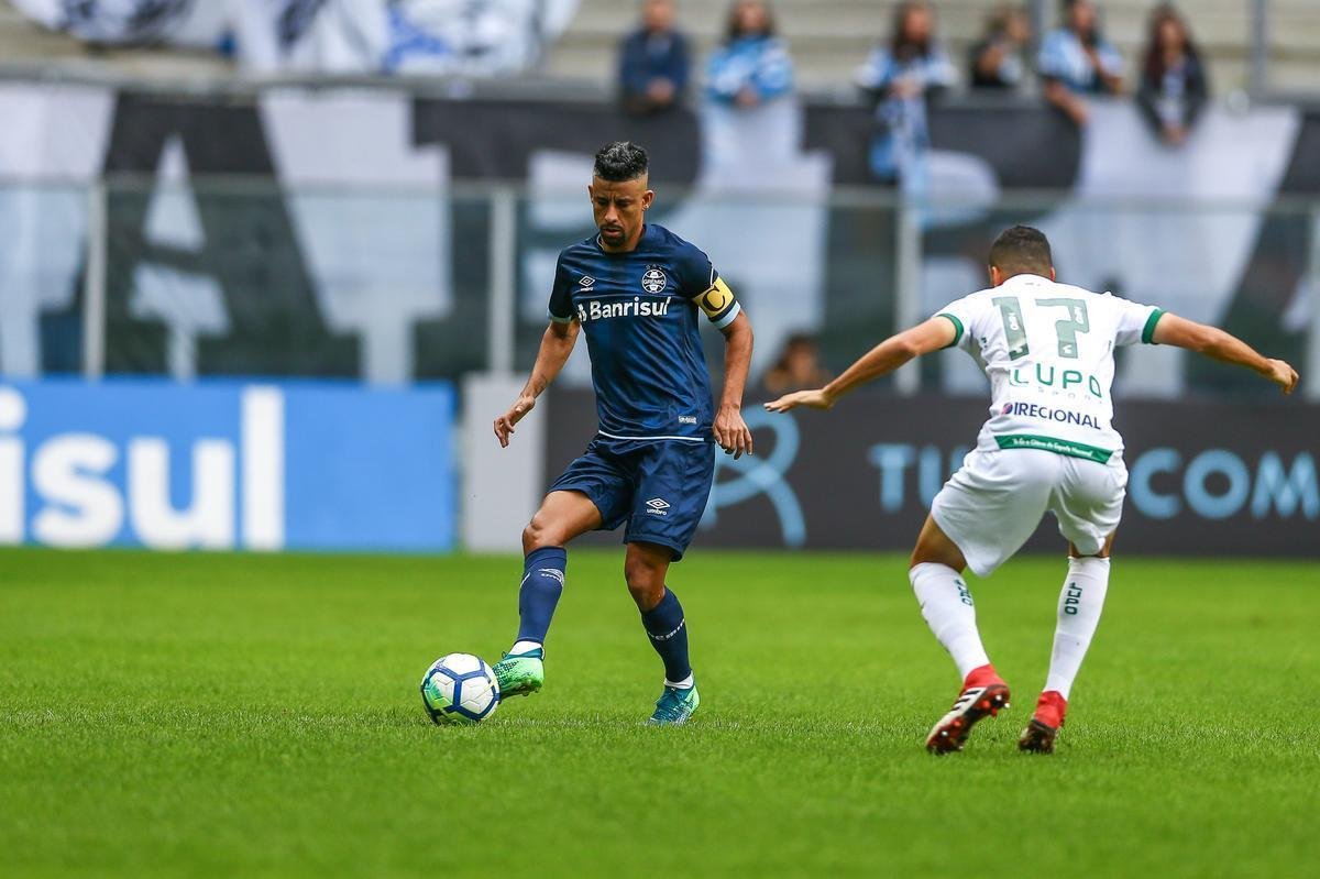 Amrica lutou muito, mas foi derrotado pelo Grmio por 1 a 0, em Porto Alegre 