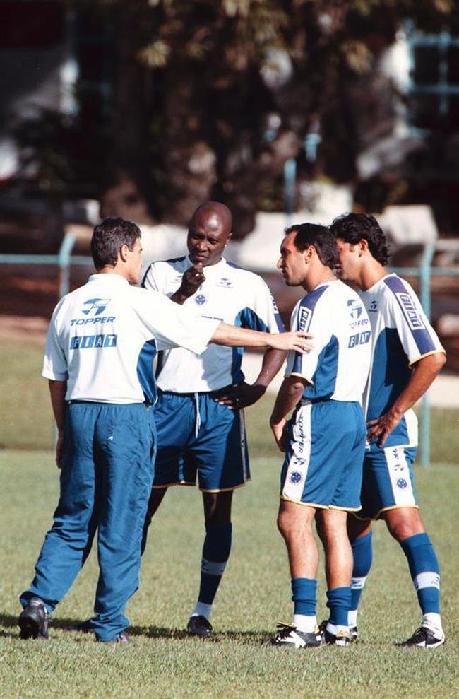 Fotos da passagem do jogador Rinc�n pelo Cruzeiro, em 2001.  Ele faleceu aos 55 anos nesta quarta-feira (13/4/2022), ap�s sofrer acidente automobil�stico em Cali, na Col�mbia, no dia 11.