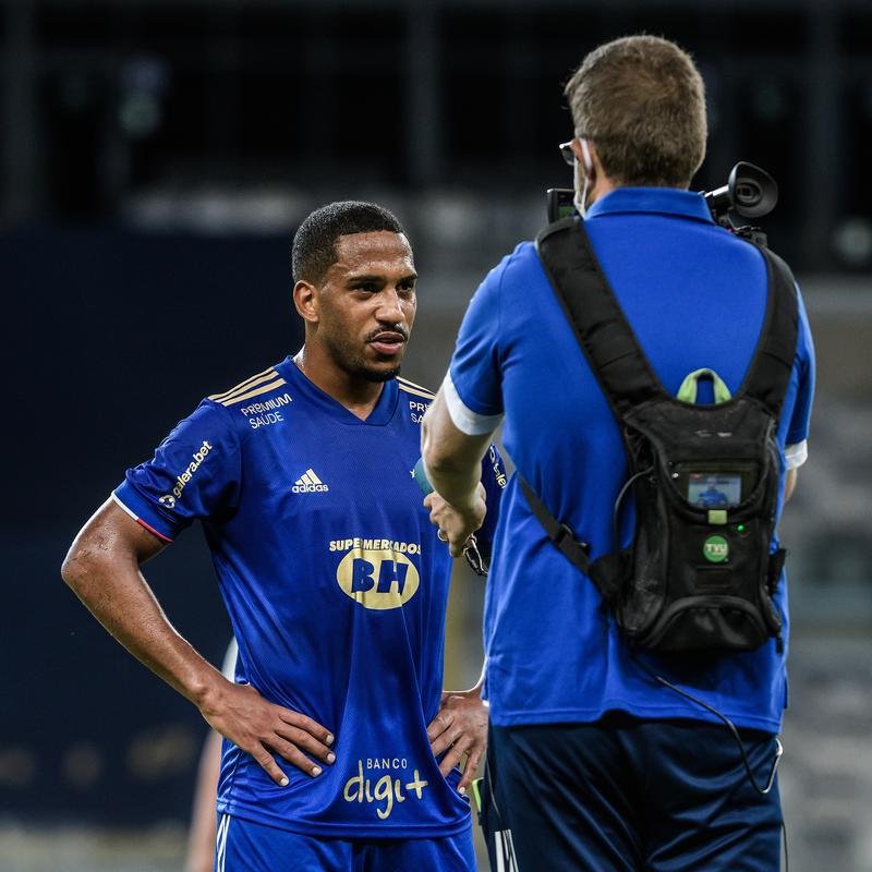 Matheus Neris (volante) - 6.1