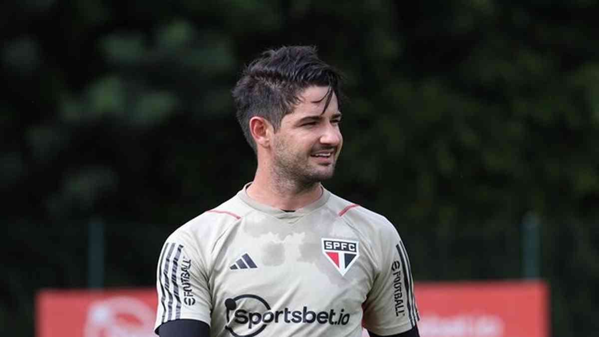 Hernanes rescinde contrato com São Paulo Futebol Clube