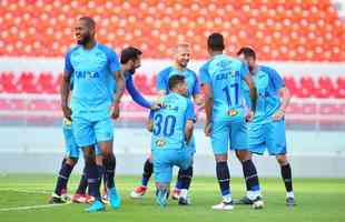 Fotos do treino do Cruzeiro no estdio Libertadores de Amrica, casa do Independiente, em Avellaneda. Time celeste fechou preparao para o jogo contra o Racing, s 21h30 desta tera-feira, no El Cilindro, pela primeira rodada do Grupo 5 da Copa Libertadores (Ramon Lisboa/EM D.A Press)