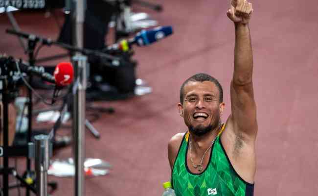 Ricardo Gomes fatura bronze para o Brasil nos 200 m da classe T37 do atletismo nos Jogos Paralmpicos de Tquio 