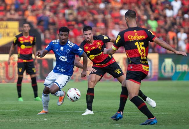 Cruzeiro foi batido pelo Sport por 3 a 1 na Ilha do Retiro pela Série B