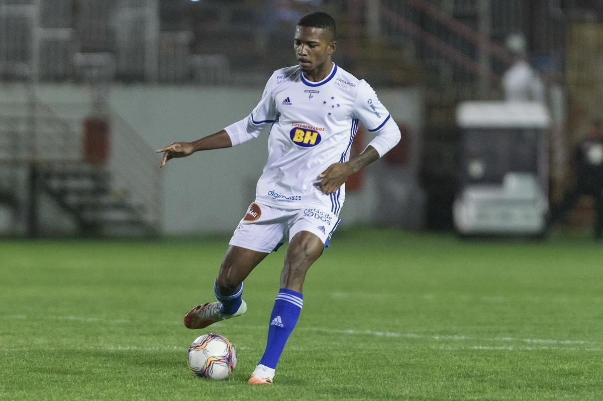 Fotos de Brasil de Pelotas x Cruzeiro, no estdio Bento Freitas, pela stima rodada da Srie B