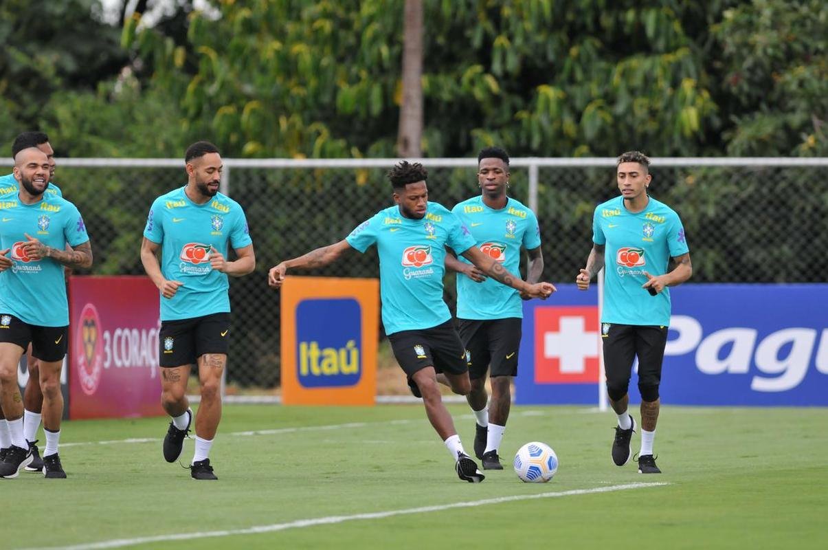 Seleo Brasileira realizou treinamento na tarde deste sbado (29/1) na Toca da Raposa II