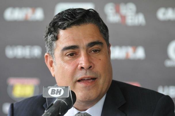 Atltico voltou ao trabalho nesta quinta-feira e apresentou Ricardo Oliveira; alm do atacante, presidente Sergio Sette Cmara e diretor de futebol Alexandre Gallo falaram com os jornalistas