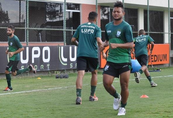 Maranho (atacante) - emprestado pelo Fortaleza, fez sete partidas no ano. Saiu do Amrica no meio da temporada. Em 2017, o atacante passou por Campinense-PB e Atltico Tubaro-SC.