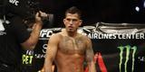 Fotos da vitria de Rafael dos Anjos, que valeu o cinturo dos leves do UFC