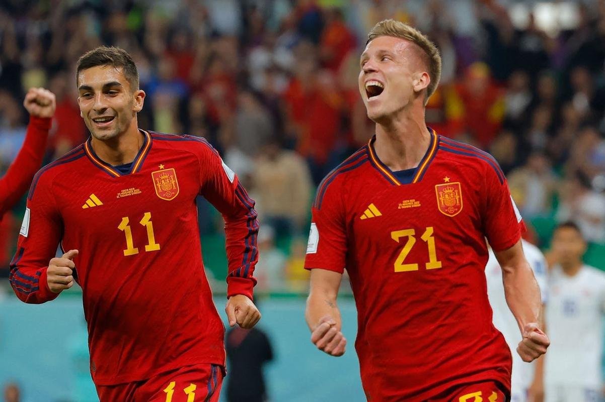 Fotos do jogo entre Espanha e Costa Rica pelo Grupo E da Copa do Mundo.